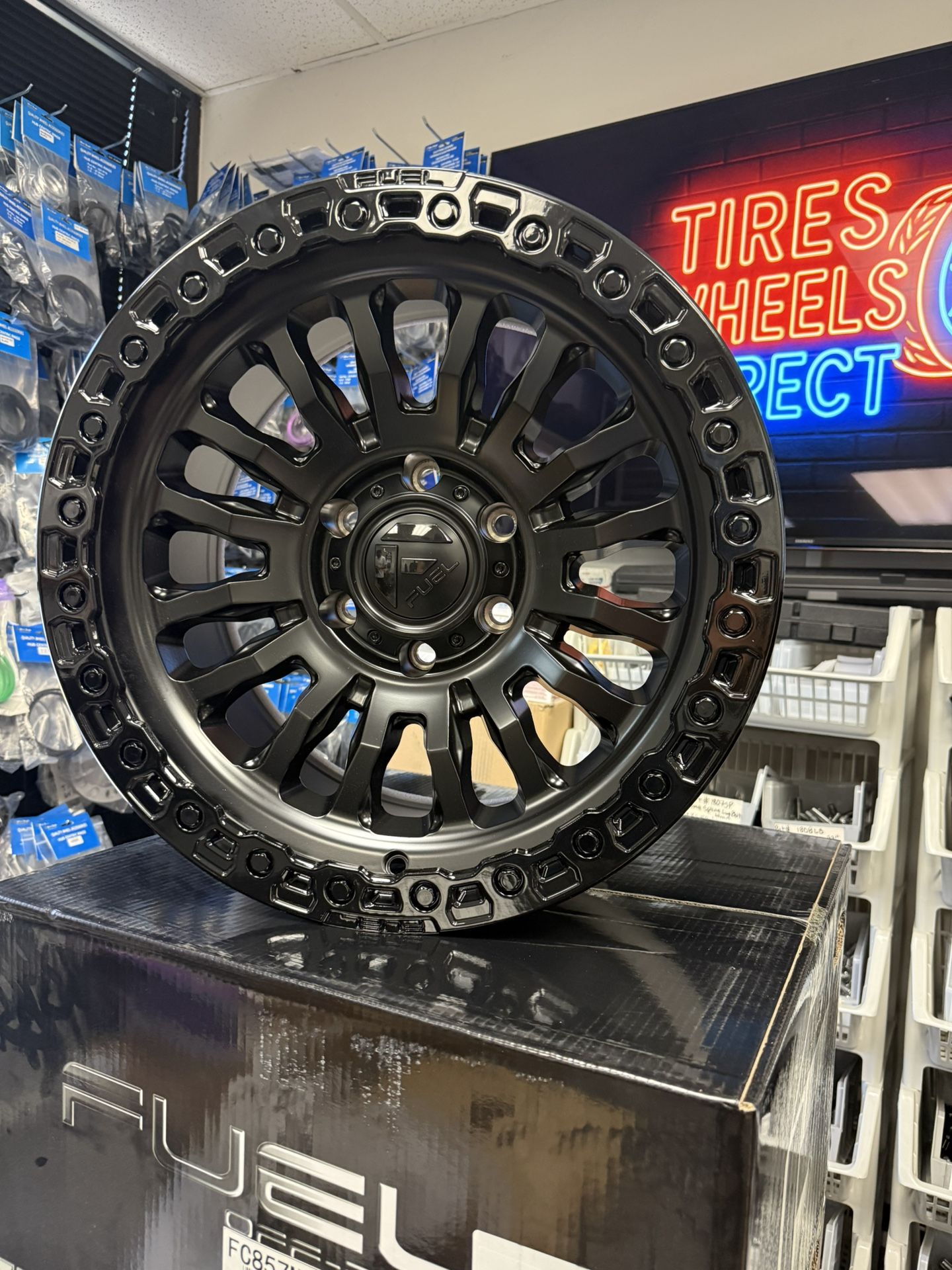 Set 4 Fuel FC857 Rincon 18x9 6x5.5 Matte Black Gloss Black Lip Wheels 18" -12mm