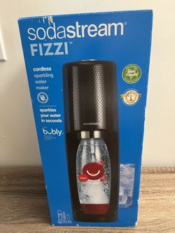 SodaStream Fizzi Sparkling Water Maker (Black) with CO2 and BPA free Bottle, 1-Liter, 60-Liter 