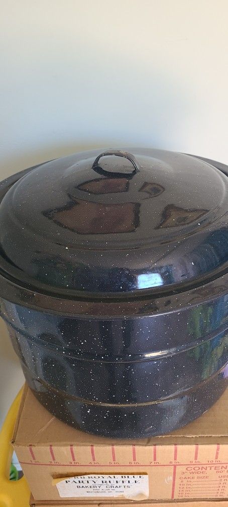 Tamale Pot (10" Tall 14" Wide)