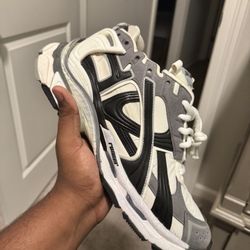 balenciaga runners