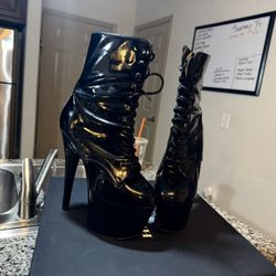 Mid Black Leather Pleasers (Size 8)