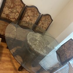 Round glass table