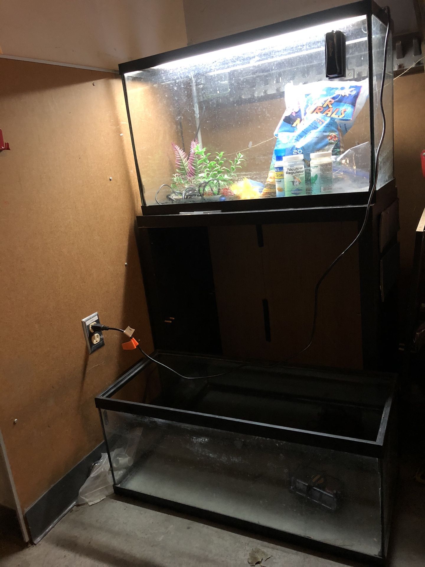 30 Gallon Fisht Tank With Free 20 Gallon Long Tank