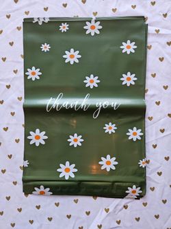 Green with daisy poly mailers - 25