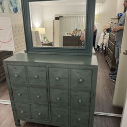 Dresser With 2 Drawers And 2 Doors With Shelves 