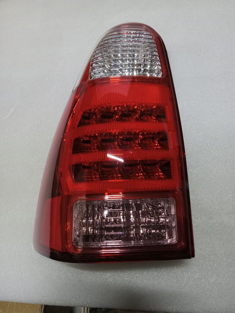 2006 -to- 2009 Toyota 4runner LH Tail Lights