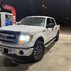 2013 Ford F-150 5.0 V8 – Clean Title – DECKED System – Reliable