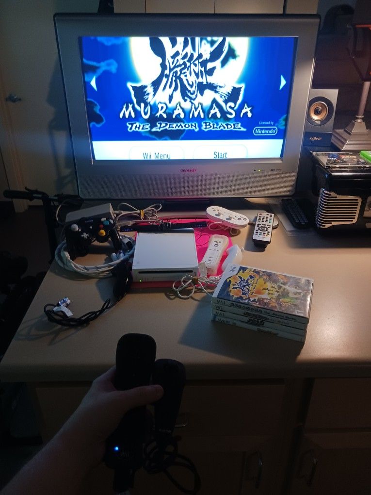 Nintendo Bundle All Original Wii System Backwards Compatible With Classic Controller Wii Motion Plus Classic Control With Mira Masa  Prince Of Persia 