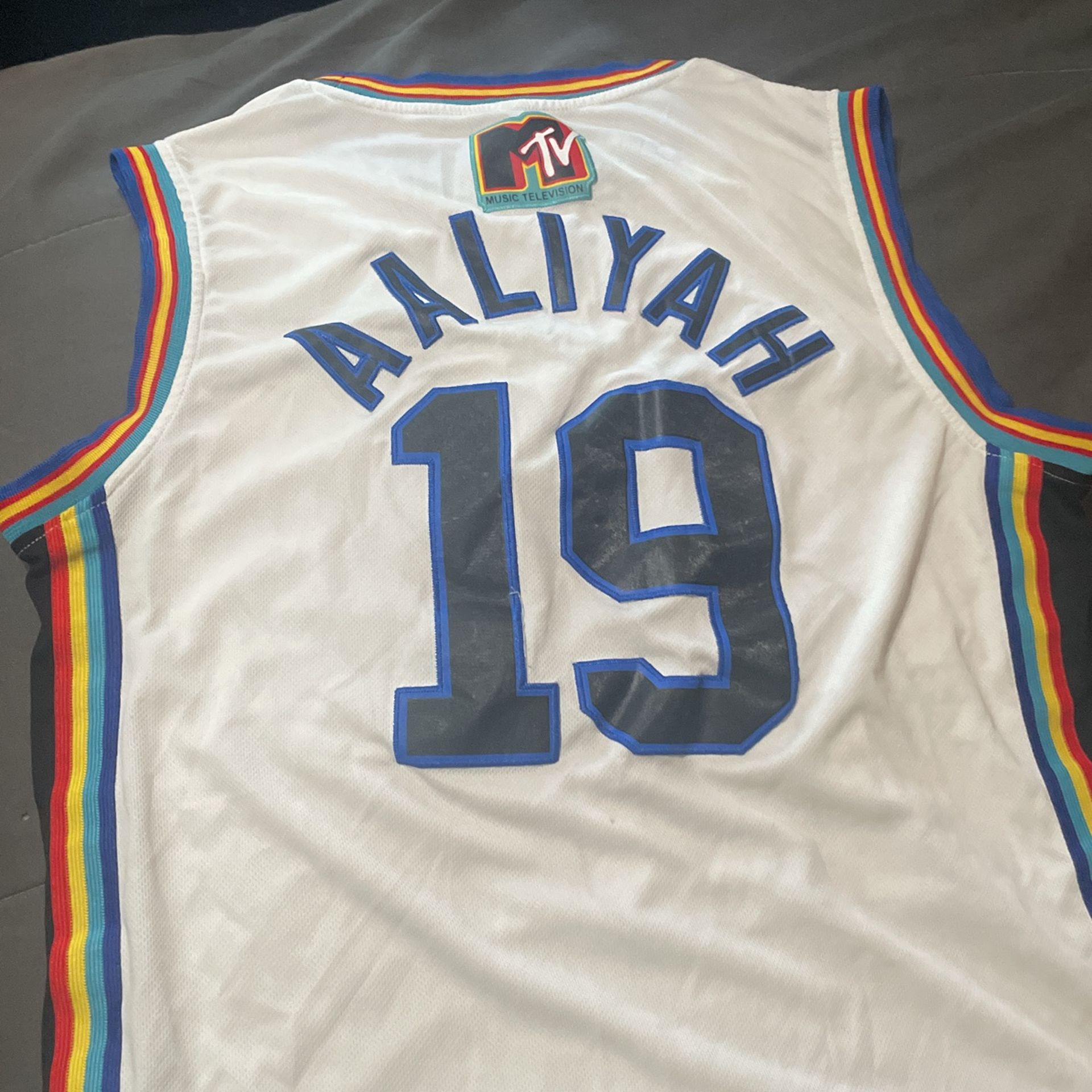 Aaliyah 1996 MTV Rock N Jock #19 BrickLayers Stitched Basketball