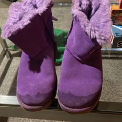 Girl’s UGG Boots Size 4
