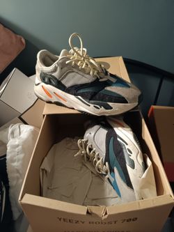 Adidas Yeezy Boost 700 Wave Runner