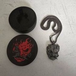 CD Projekt RED Cyberpunk 2077 - Samurai Medallion Necklace
