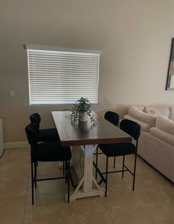 Dining table set