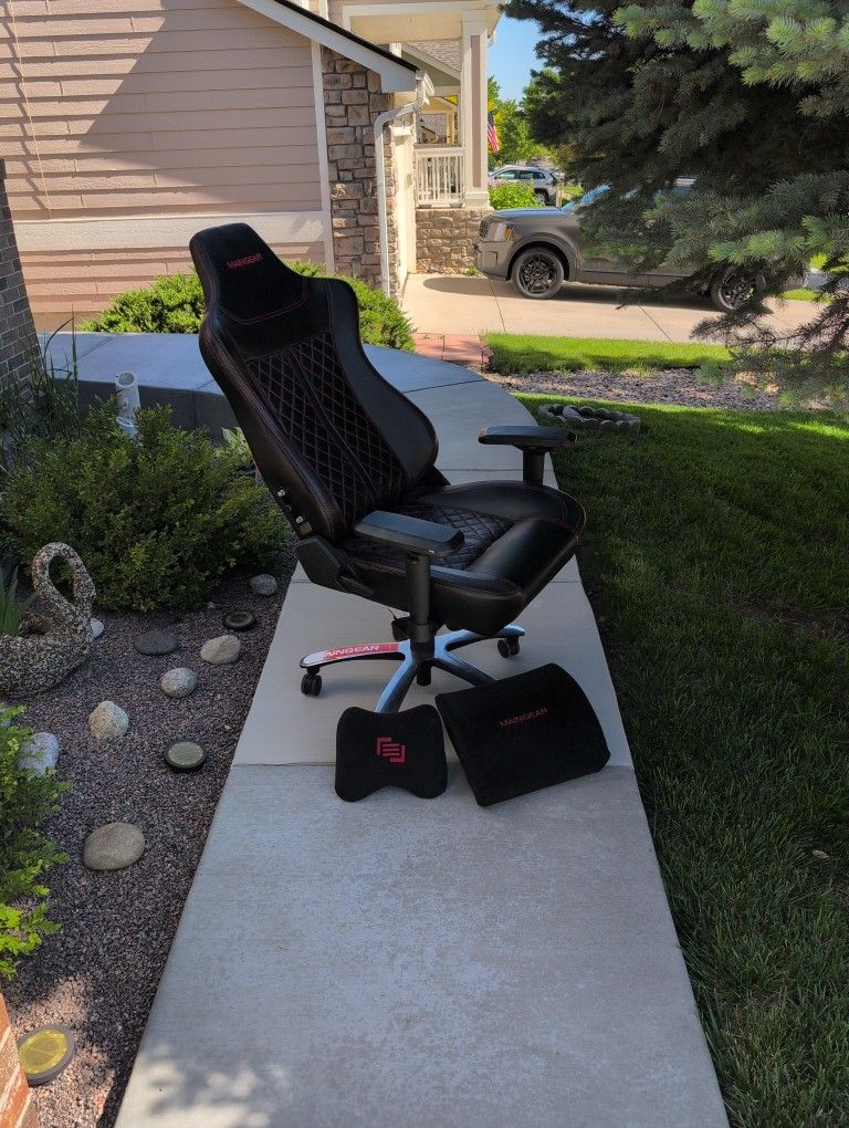 MAINGEAR Forma GT Gaming Chair