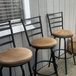 Cute Bar Stools  with  Cushions