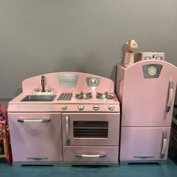 Pink Retro Kids Kitchen