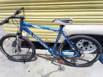 GIANT RAINIER 21 SPD