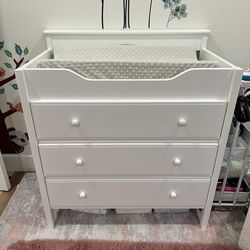 Change table with drawers