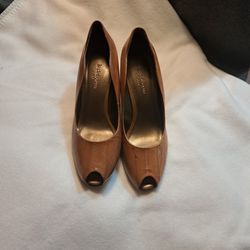 Women's Liz Claiborne Bangle/Graham Eel Skin Shoes/Heels - Size 9  Excellent