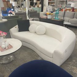 MOVING SALE STAGING COMPANY 