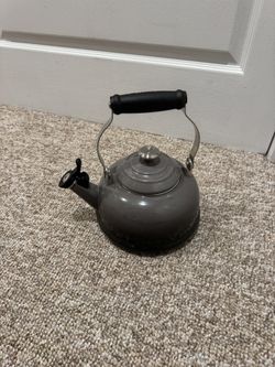 La Creuset Tea Pot