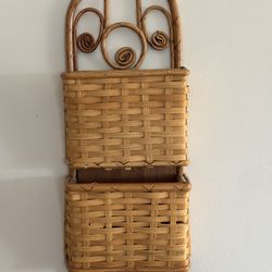 RATTAN MAIL HOLDER