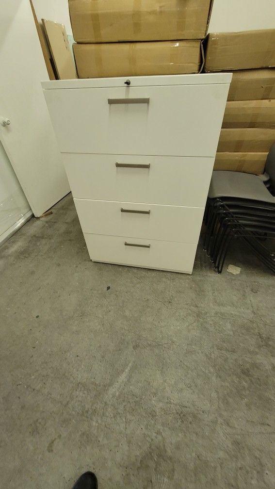 Haworth 4 Drawer Lateral File Cabinet