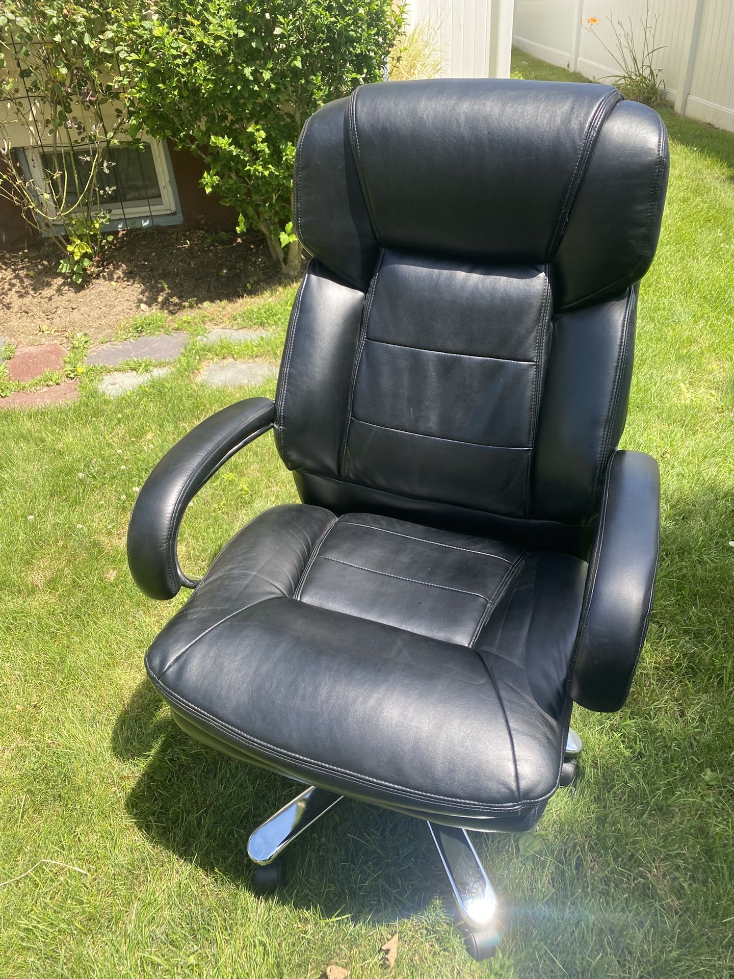 Big and Tall Hercules leather swivel office chair