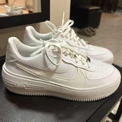 Nike Air Force 1 - Size 9