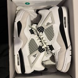 Jordan Retro 4 White Military 
