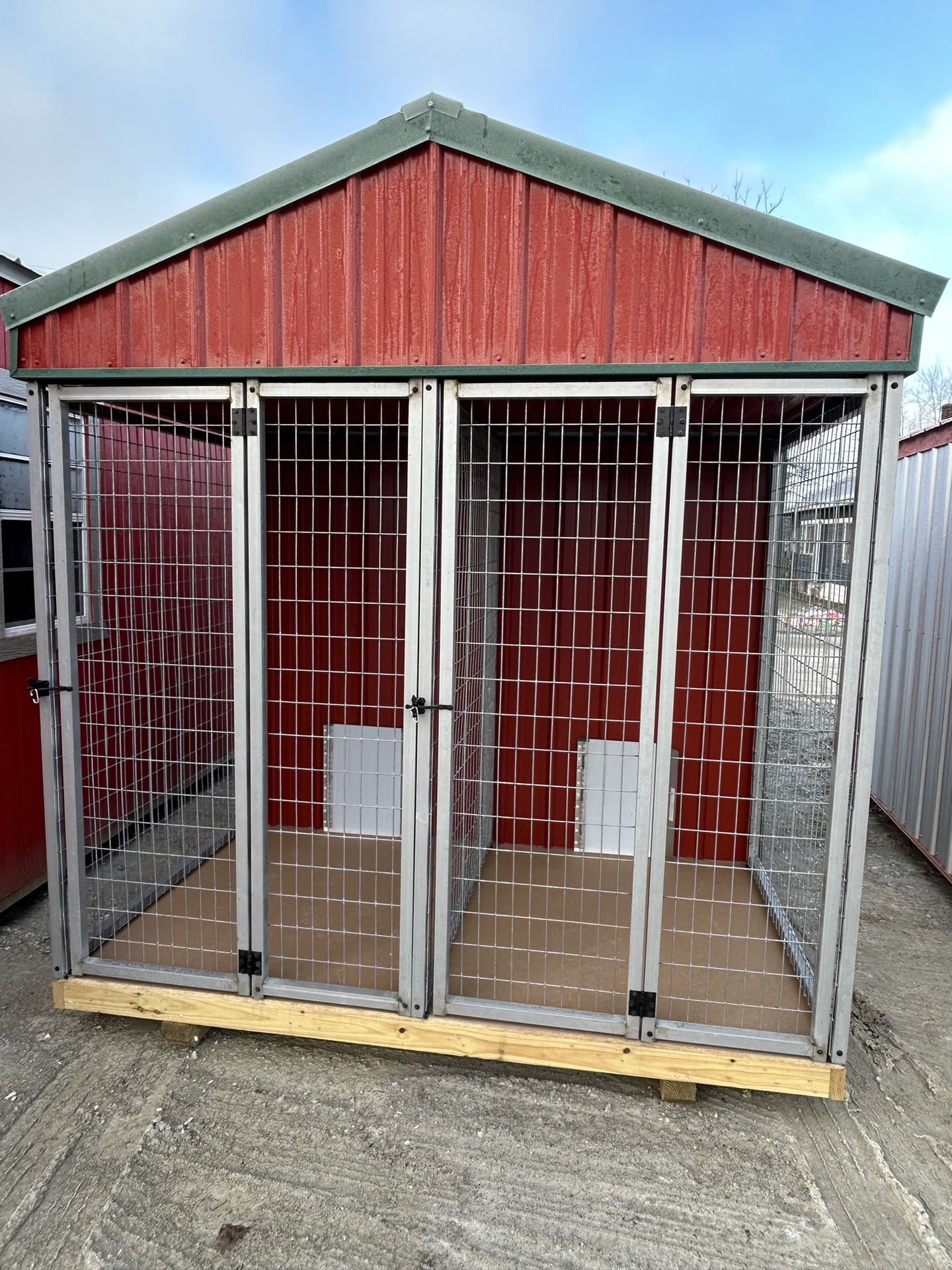 8x12 Deluxe Kennel (please see description)