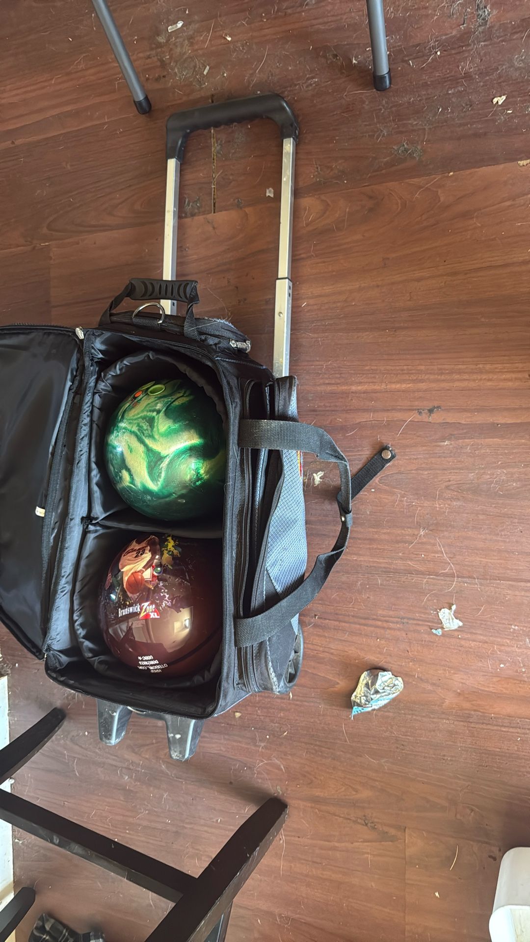 Brunswick Zone Xl Bowling Ballz And Carrying Bag