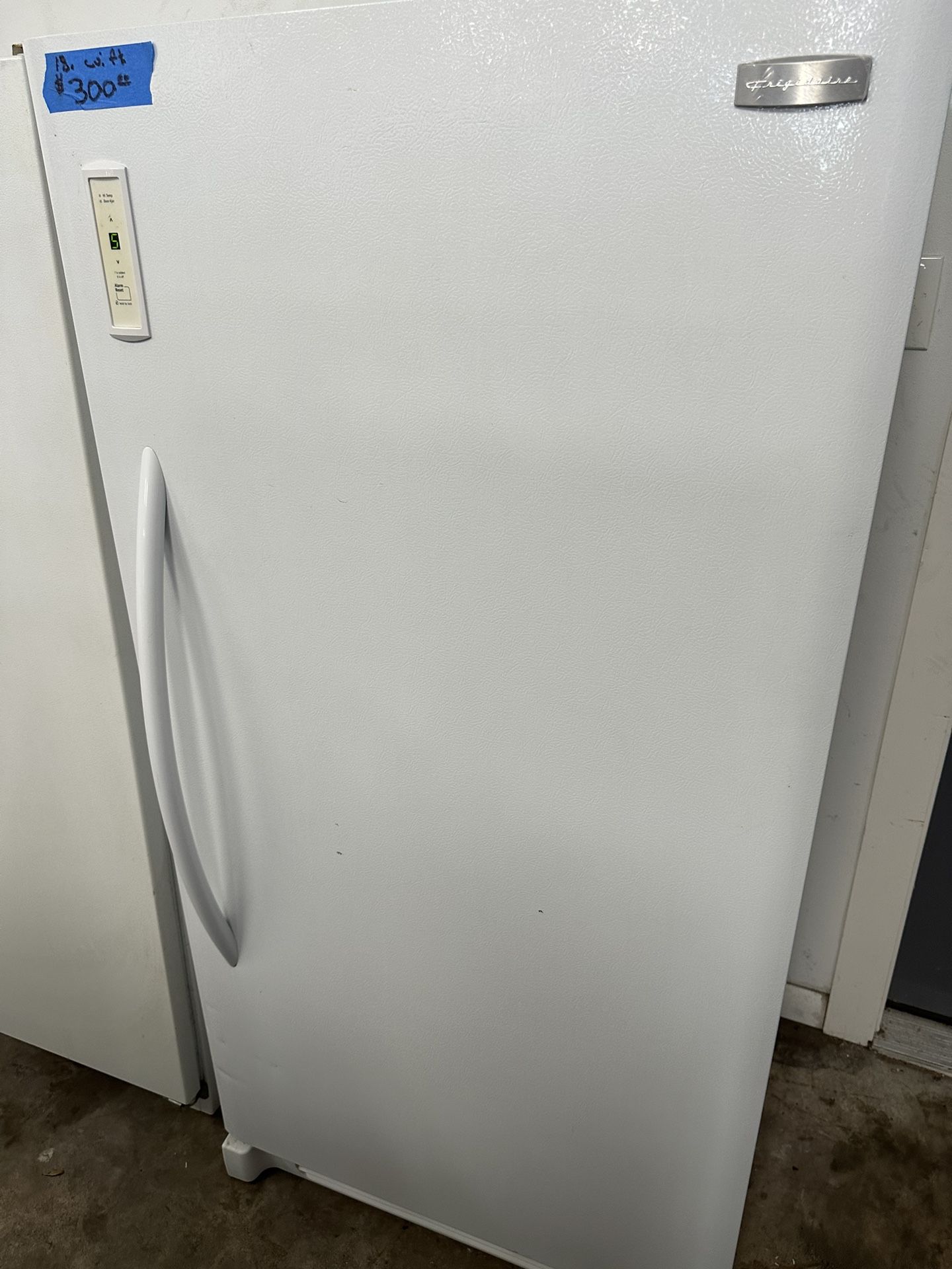 Frigidaire Upright Freezer 18 Cu Ft