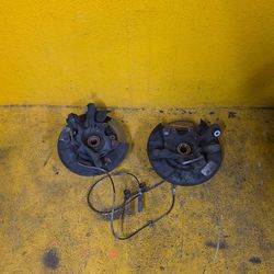 2006-2013 BMW E90 E92 E93 328i 335i REAR KNUCKLE HUB WHEEL BEARING SPINDLE