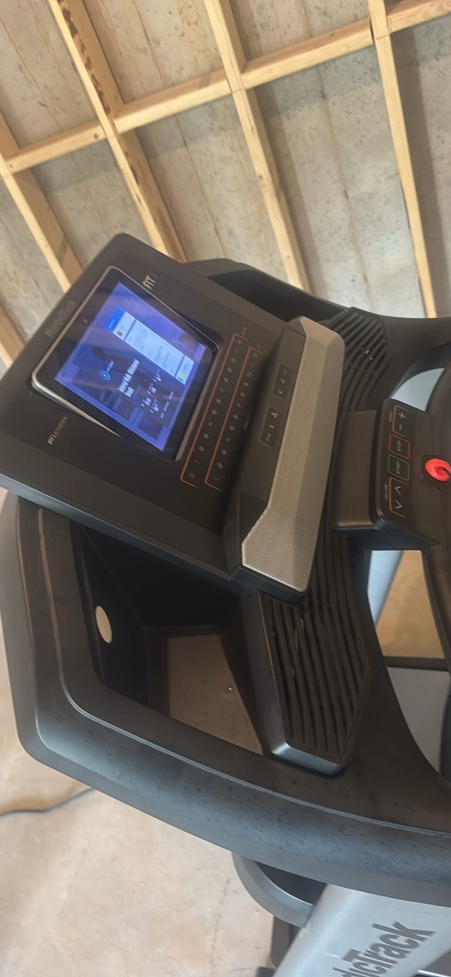 NordicTrack Treadmill with 14” iFIT Touchscreen – Excellent Condition!