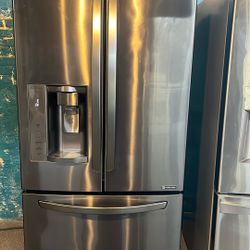 33” Wide LG Frige Use Like New Perfec Working 