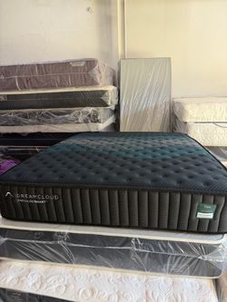 New queen Dreamcloud Pressuresmart Technology (Read Description Below )