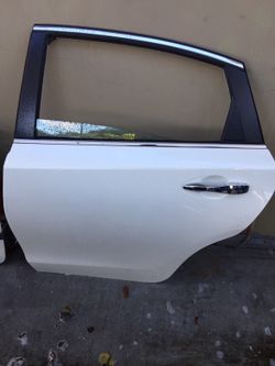 Nissan altima door
