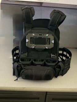 LE Plate Carrier w/ Level IV Plates & Accesories