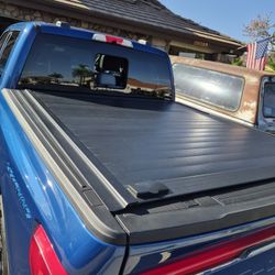 F150 Lightning  Retractable Bed Cover