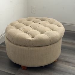 Tufted Round Ottoman – Neutral Fabric, Wooden Legs