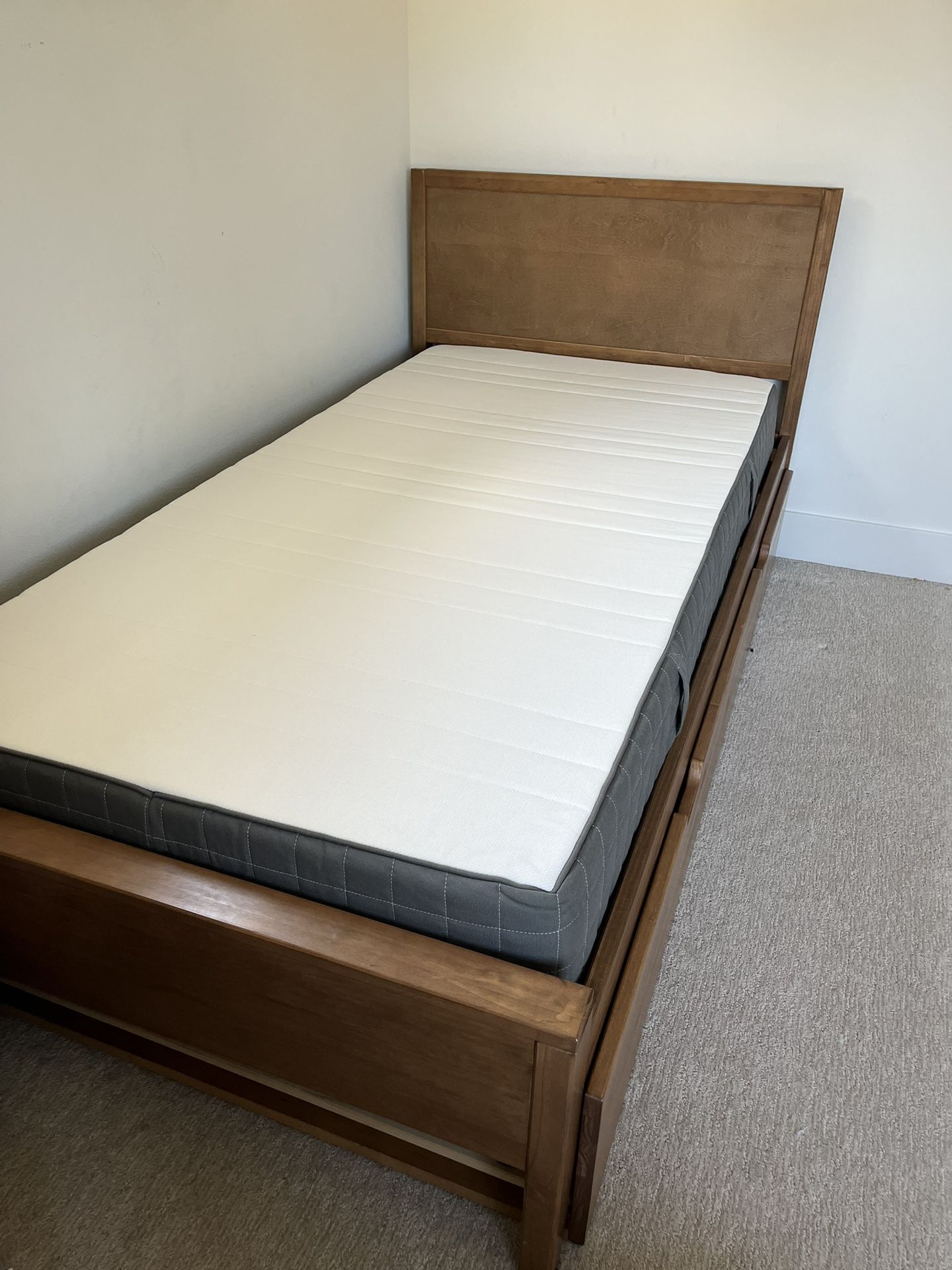 Twin Bed & Mattress and pull out Trundle (for 2nd Mattress)