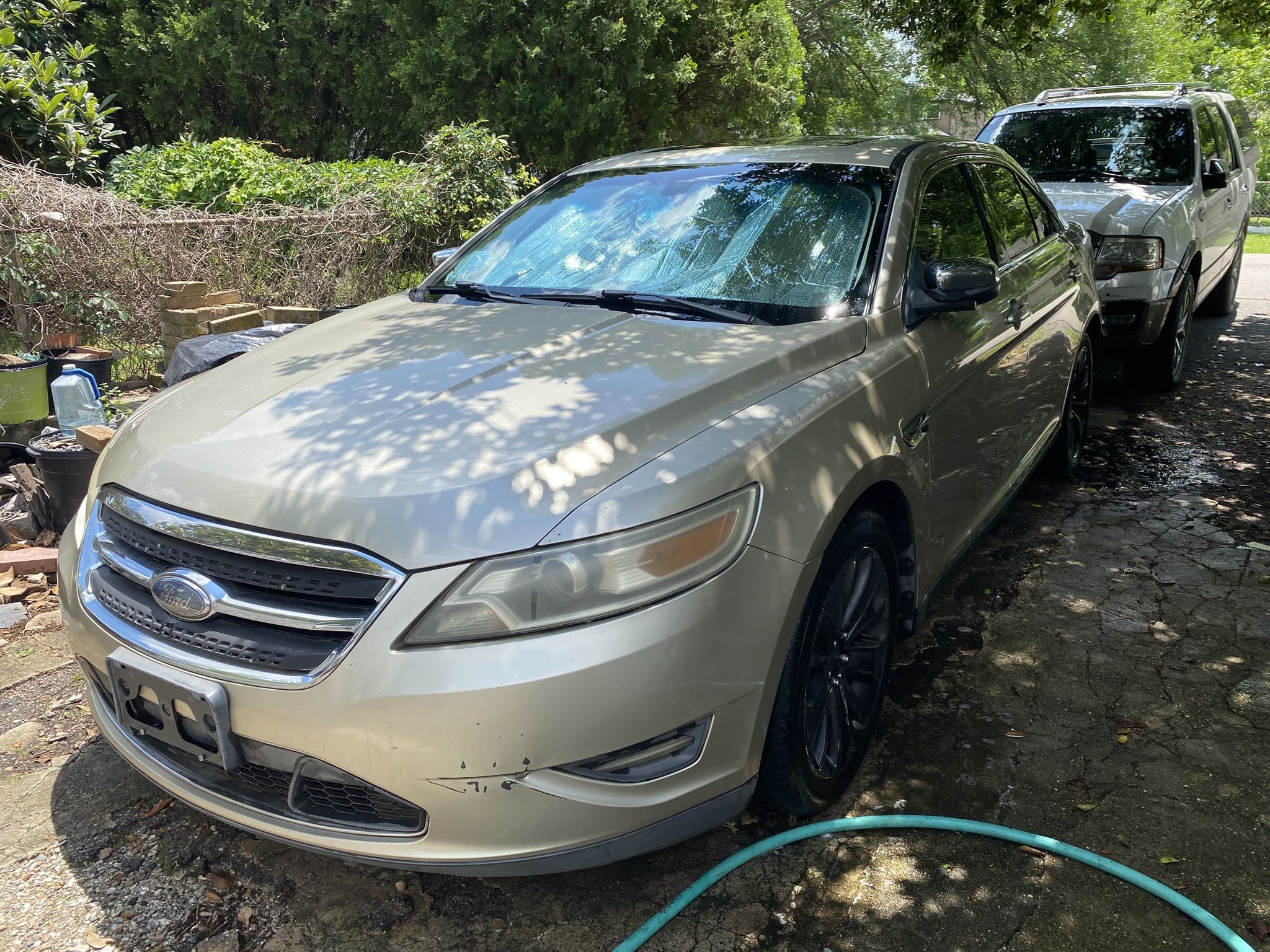 2010 Ford Taurus
