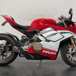 2019 Ducati Panigale V4 Speciale 