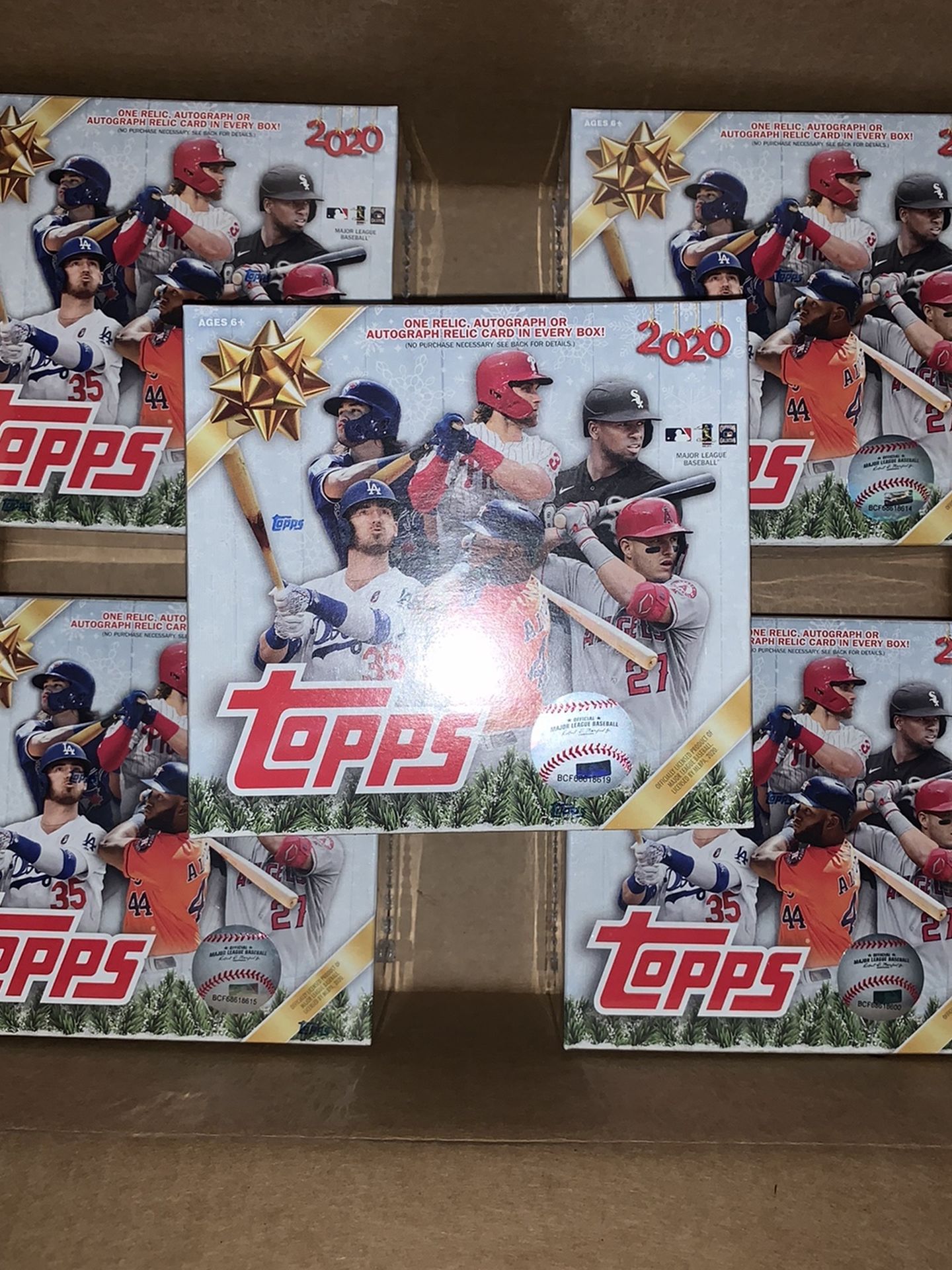 2020 Topps Holiday MLB Baseball Trading Cards Mega Box- 5 Metallic Holiday parallel cards | 1 autograph, relic, or autograph/relic card