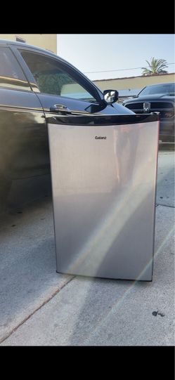 Mini Refrigerador Galanz 3.1 Pies Cúbicos Acero Inoxidable - Excelente Estado