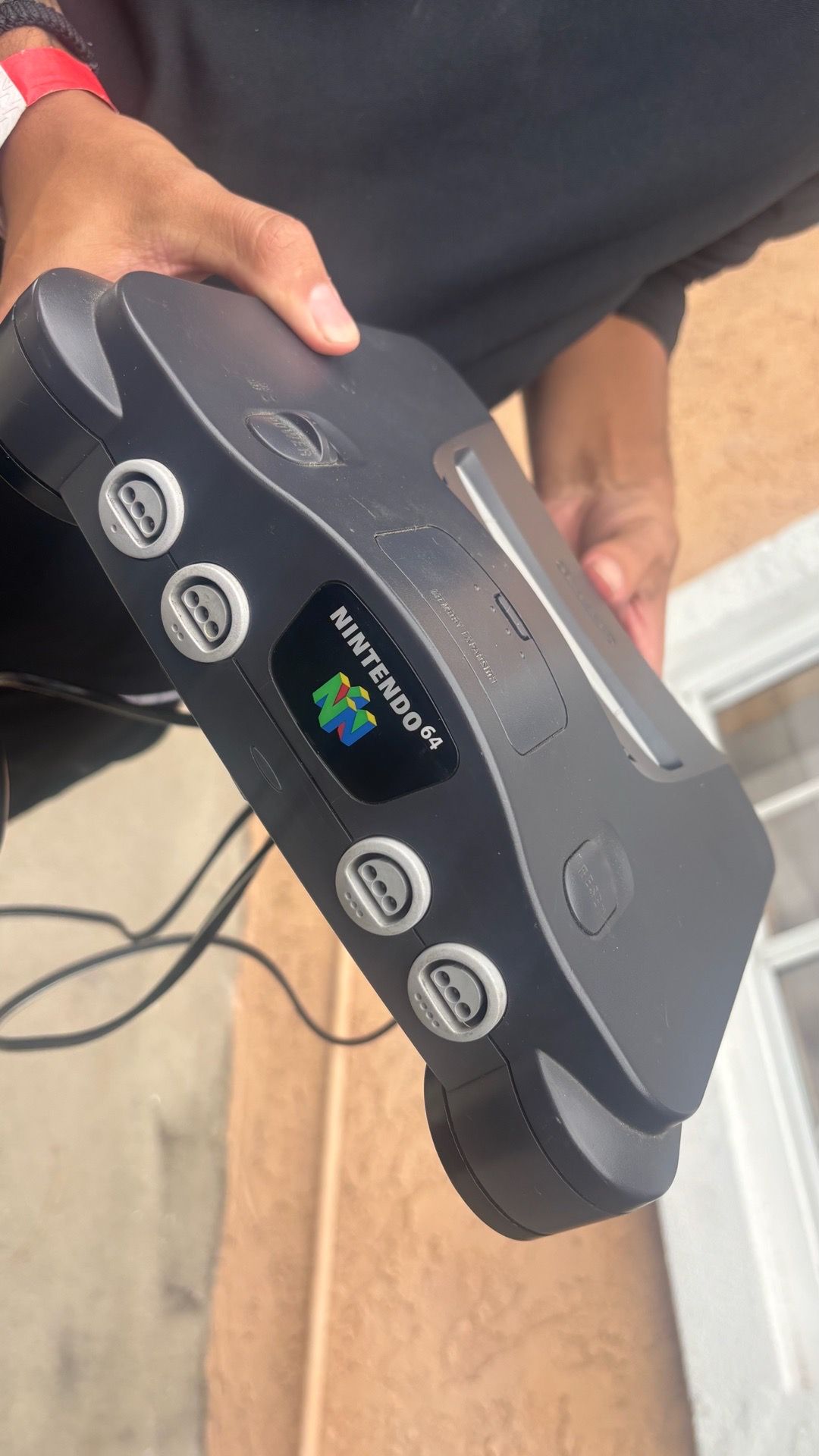 Nintendo 64 with cart has 100 games !!