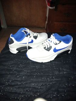 There like new size 4,7 8,9