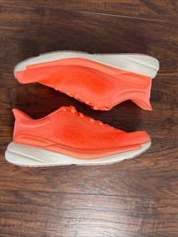 Brand new LULULEMON workout shoes woman’s size 8