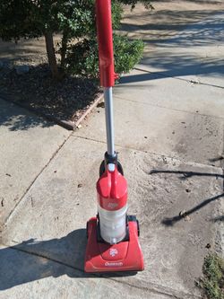 !! Vacuum Dirt Devil Works Great